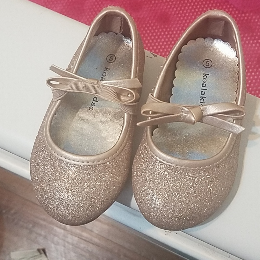 shoes - Picture 2 of 3